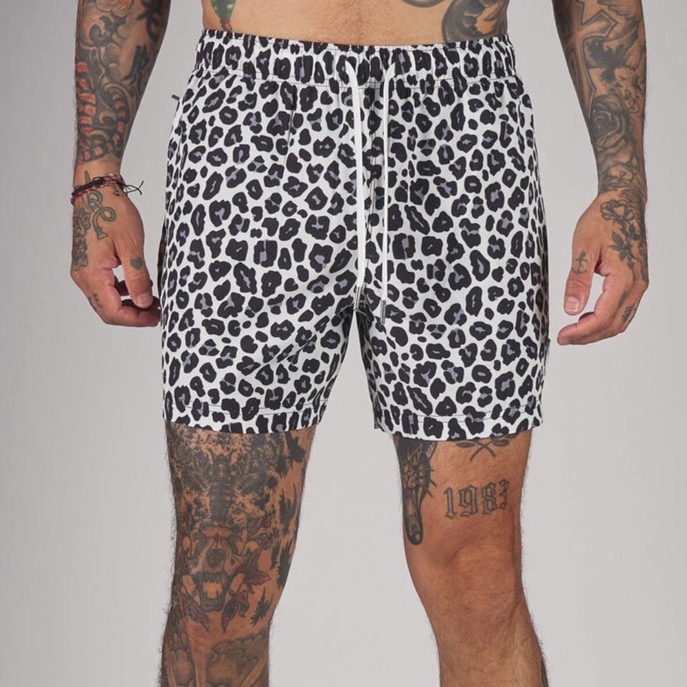 Cove White Black Leopard Hybrid Athletic Swim Lounge 5" Shorts 38
